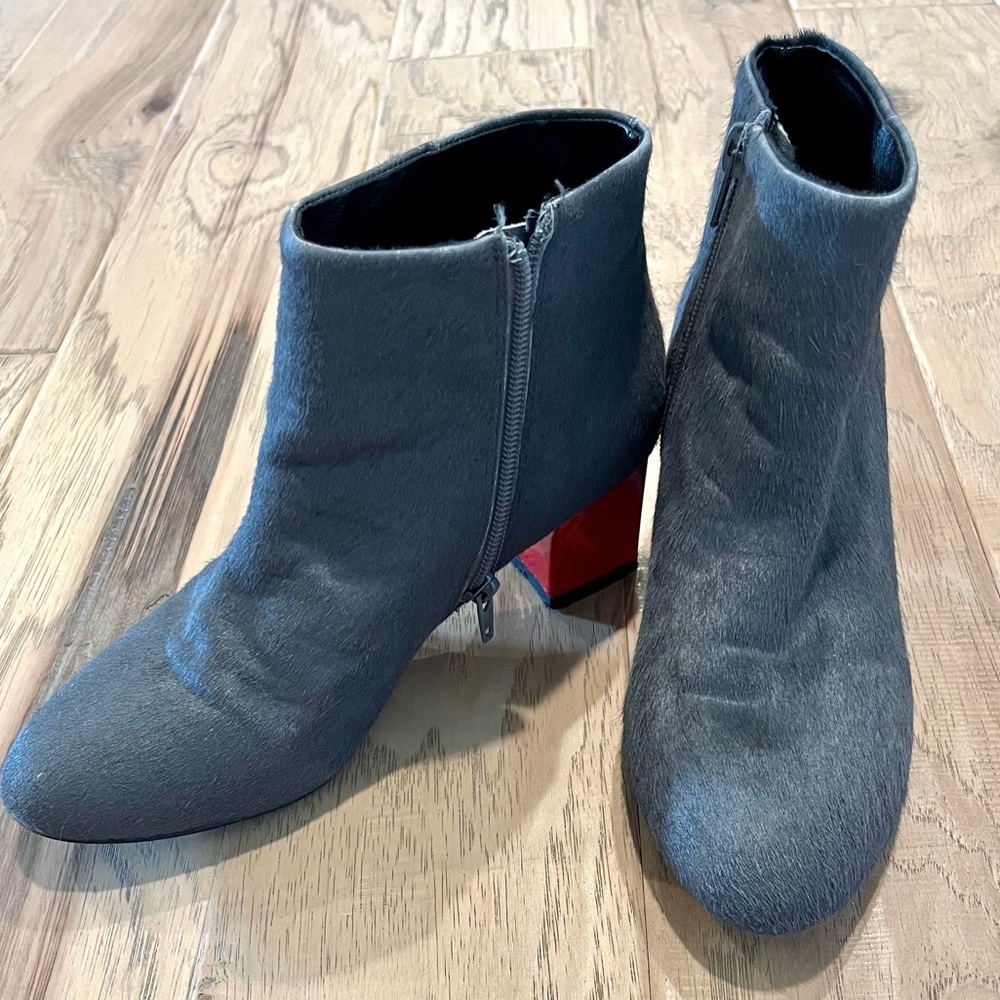 Grey calf skin ankle boots with red heel, Matiko for Anthro, size 37